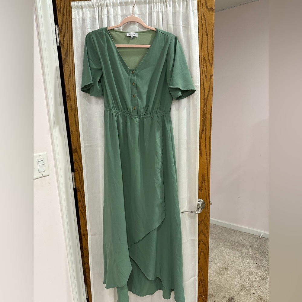 Chic Sage Green Maxi Dress